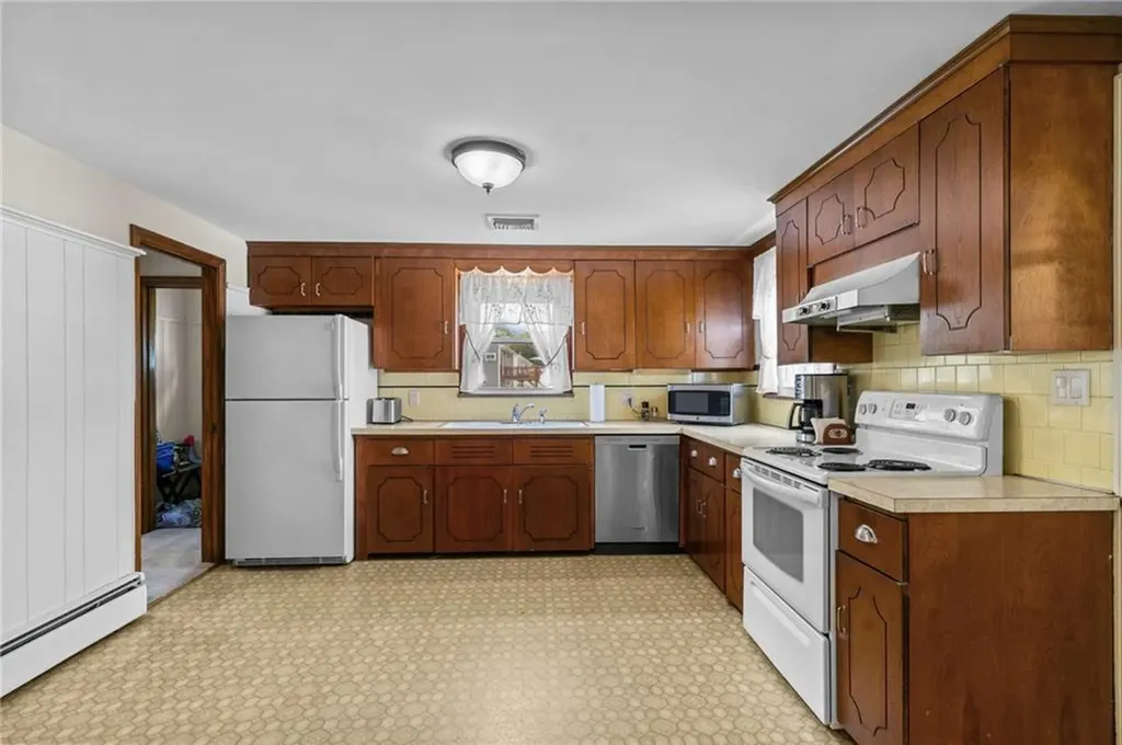 122 Cannon Street Cranston RI 02920