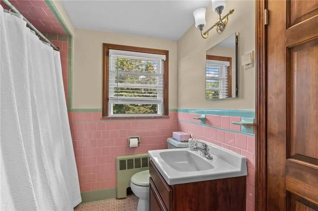 122 Cannon Street Cranston RI 02920
