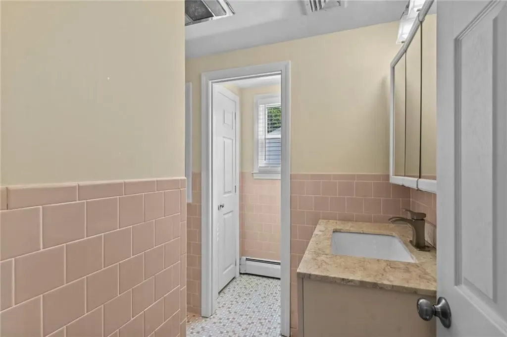 122 Cannon Street Cranston RI 02920