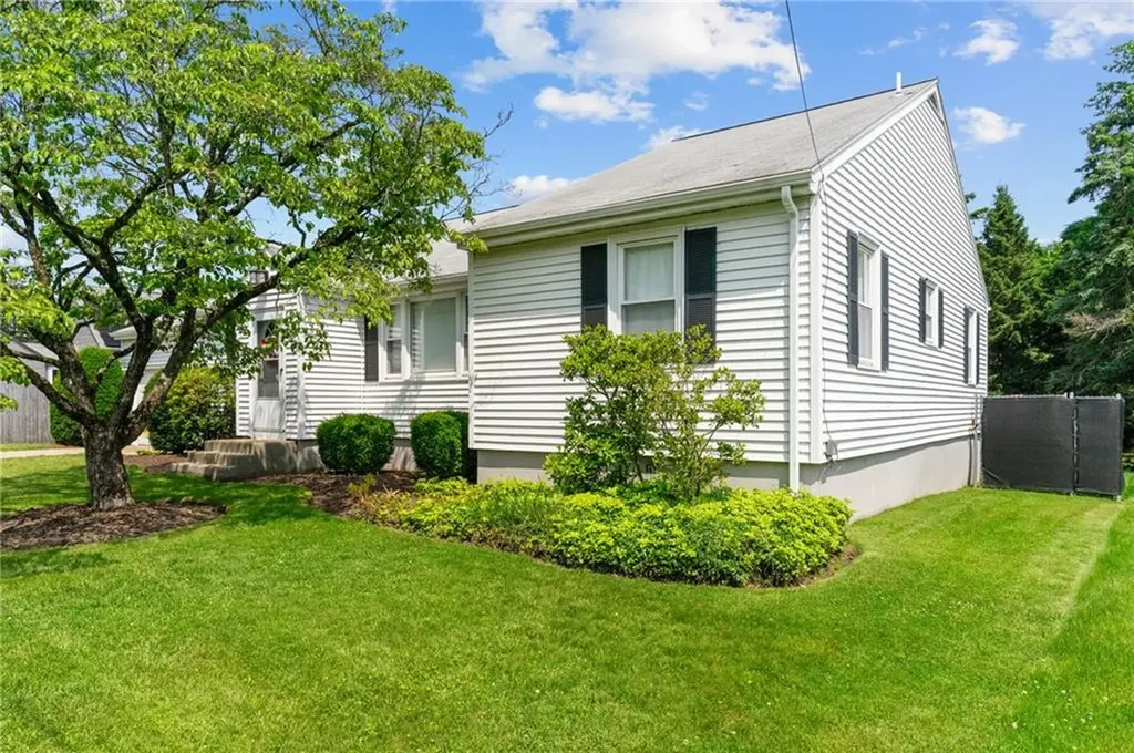 122 Cannon Street Cranston RI 02920