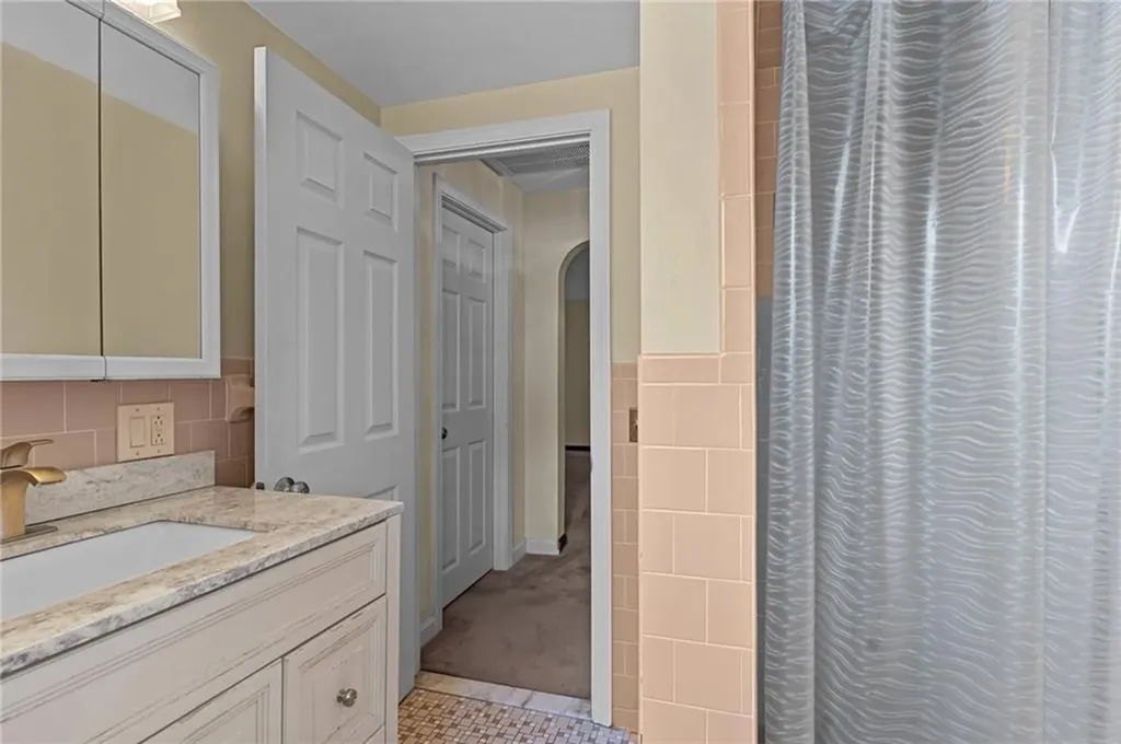 122 Cannon Street Cranston RI 02920