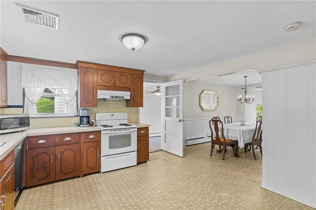 122 Cannon Street Cranston RI 02920