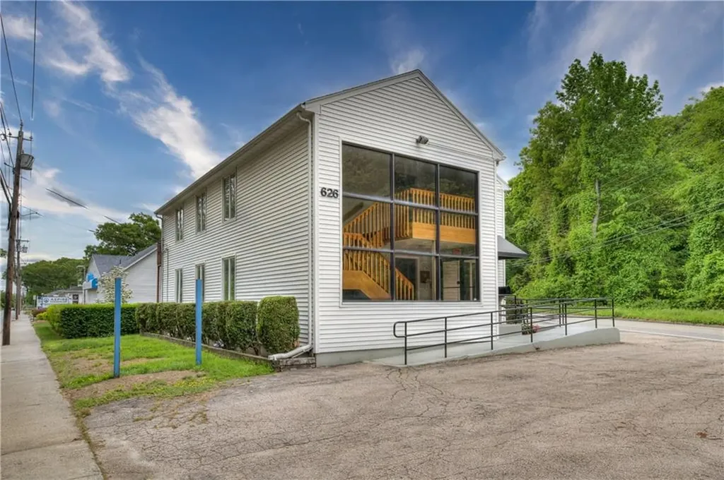 626 Toll Gate Road Warwick RI 02886