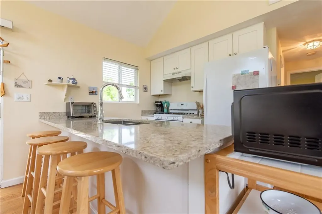 5 Alexander Drive Narragansett RI 02882