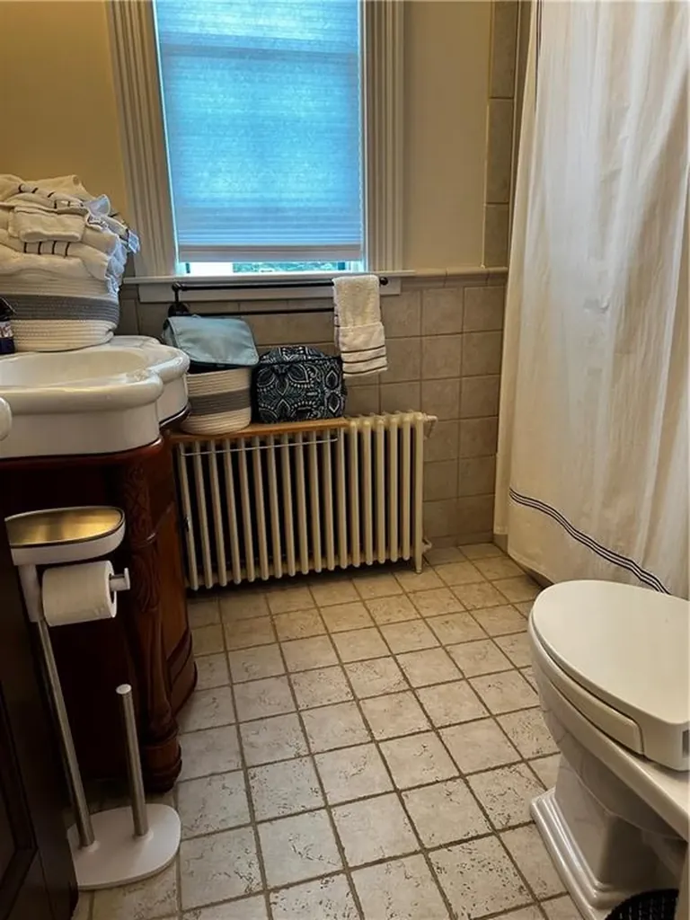 17 Lincoln Street Newport RI 02840