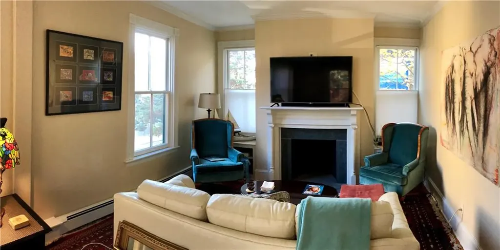 17 Lincoln Street Newport RI 02840