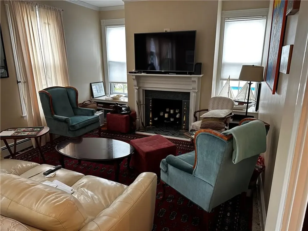 17 Lincoln Street Newport RI 02840