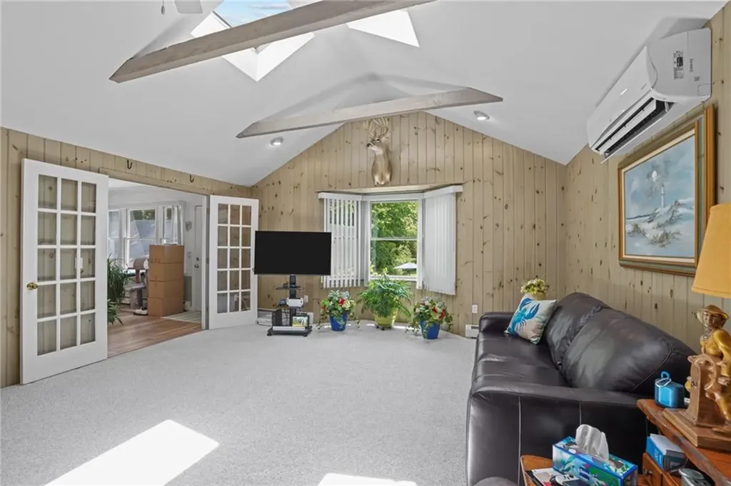 112 County Road Barrington RI 02806