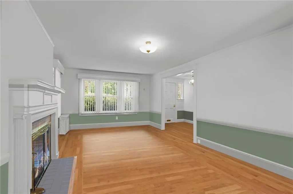 112 County Road Barrington RI 02806
