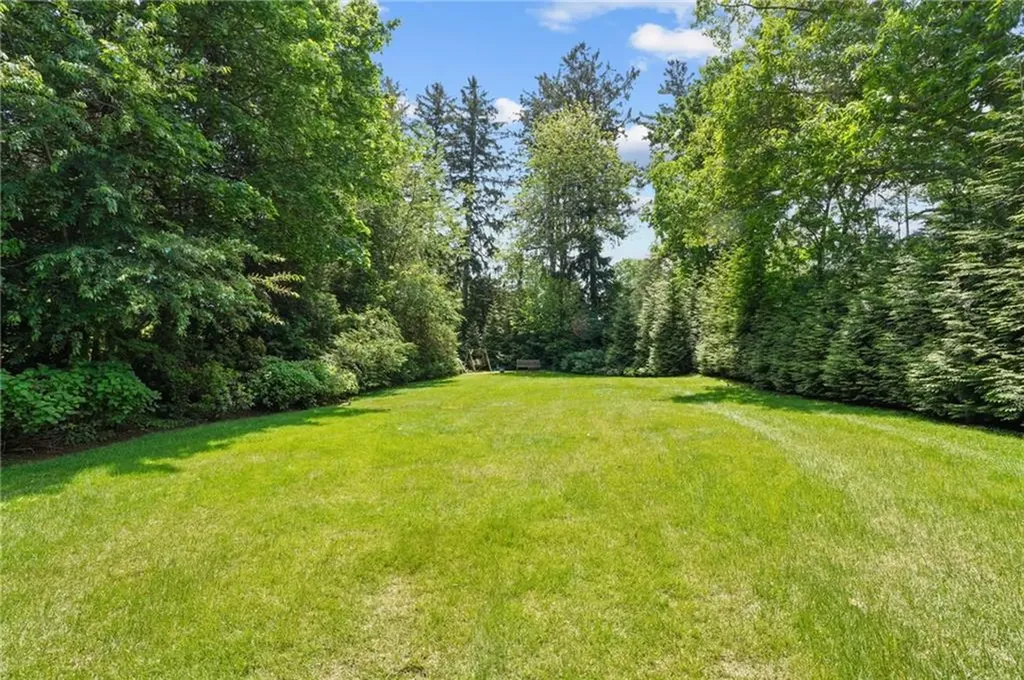 112 County Road Barrington RI 02806