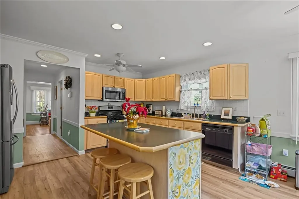 112 County Road Barrington RI 02806