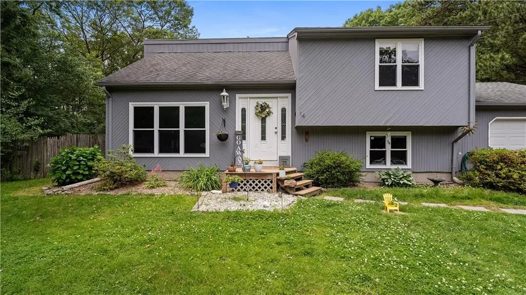 14 Deer Run Drive Coventry RI 02816
