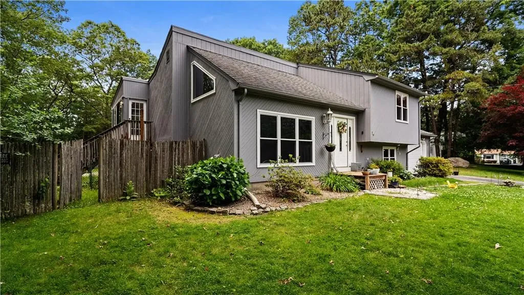14 Deer Run Drive Coventry RI 02816