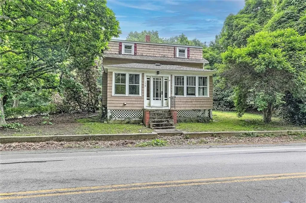 178 East Greenwich Avenue West Warwick RI 02893