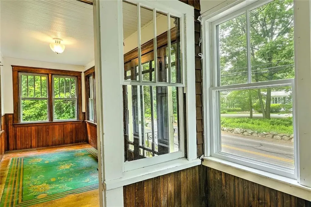 178 East Greenwich Avenue West Warwick RI 02893