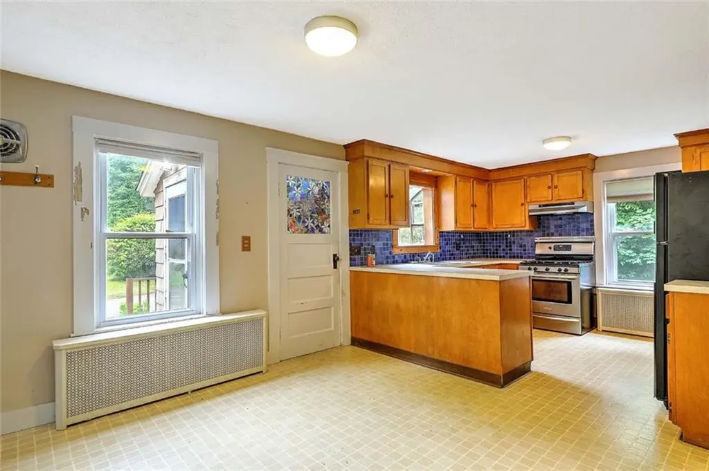 178 East Greenwich Avenue West Warwick RI 02893