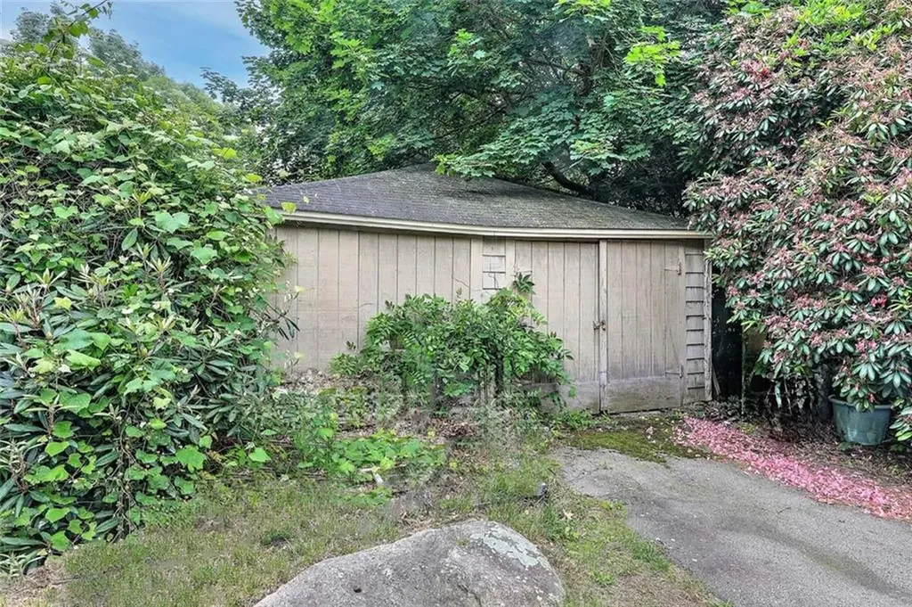 178 East Greenwich Avenue West Warwick RI 02893
