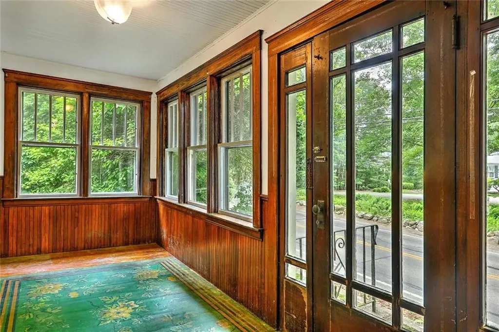 178 East Greenwich Avenue West Warwick RI 02893