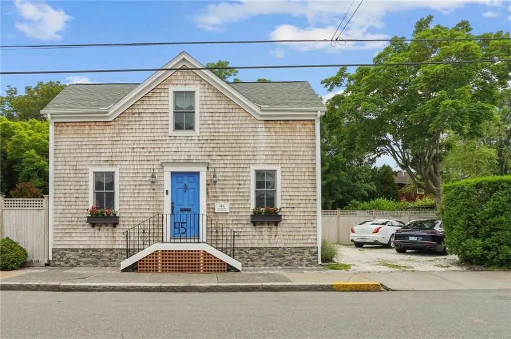 45 Houston Avenue Newport RI 02840