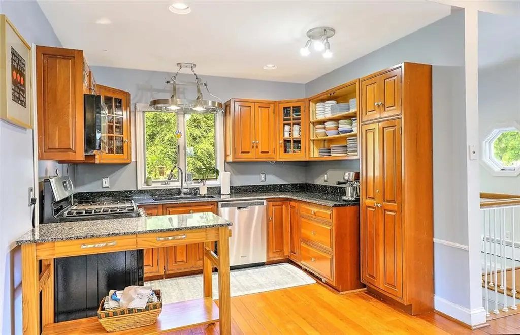 247 Oaklawn Avenue Cranston RI 02920