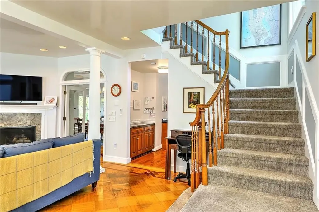 247 Oaklawn Avenue Cranston RI 02920