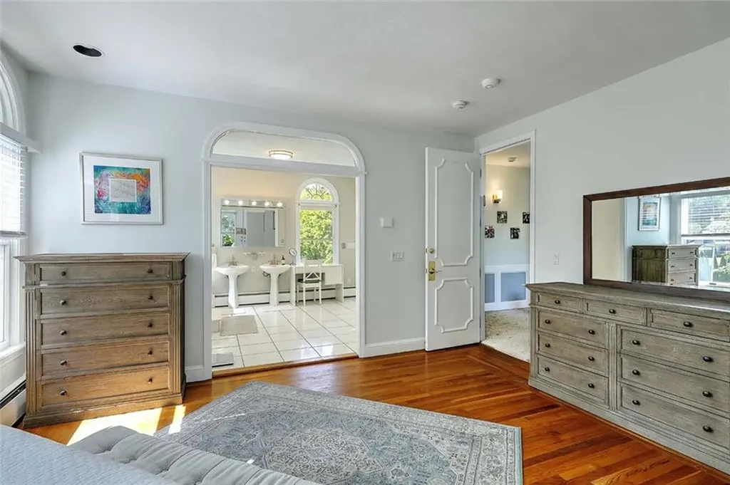 247 Oaklawn Avenue Cranston RI 02920