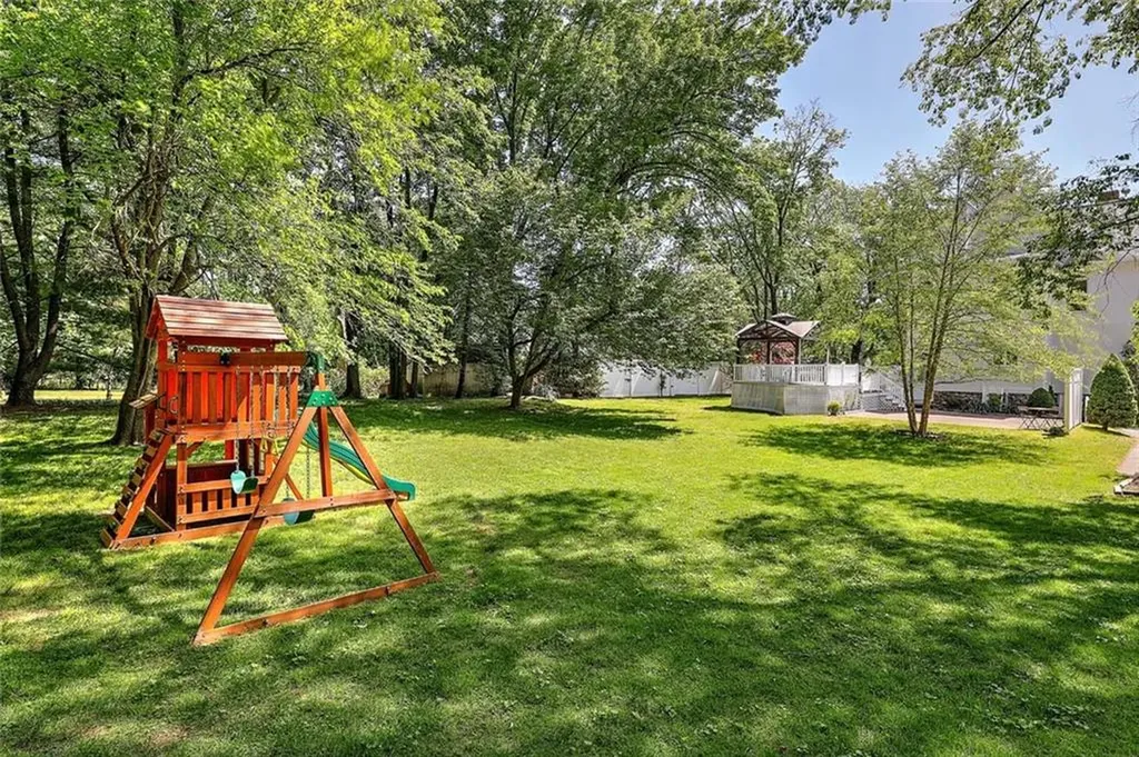 247 Oaklawn Avenue Cranston RI 02920