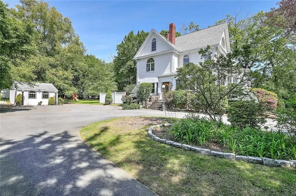 247 Oaklawn Avenue Cranston RI 02920