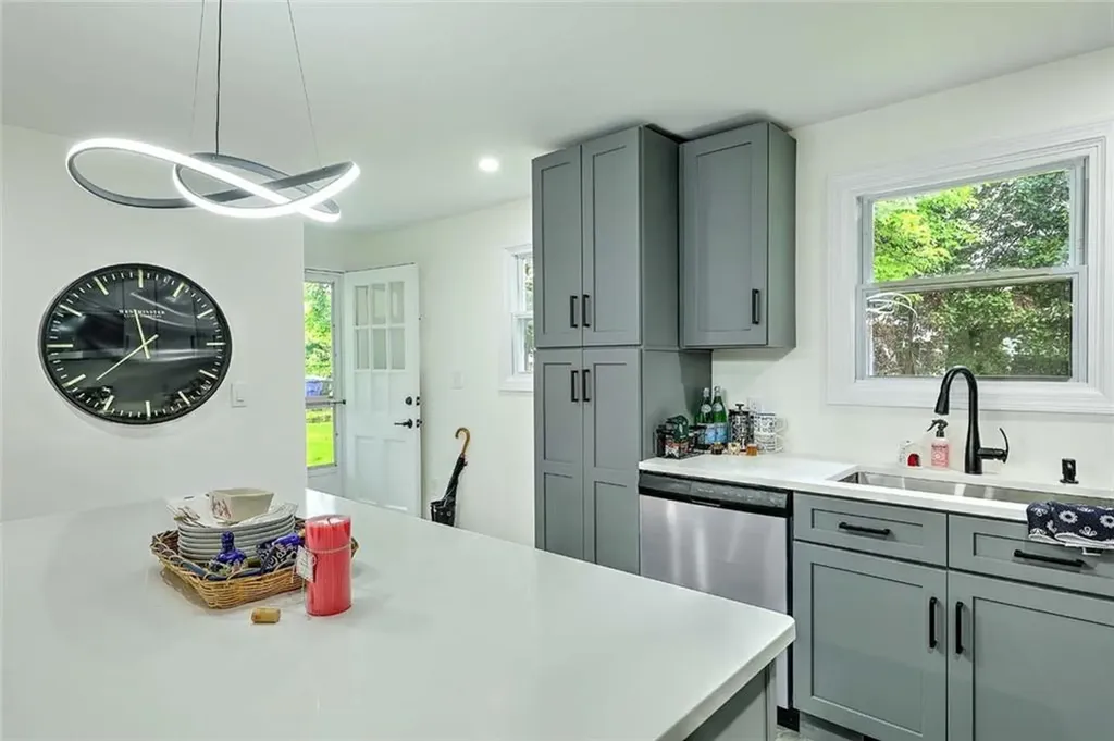 153 Fatima Drive Warren RI 02885