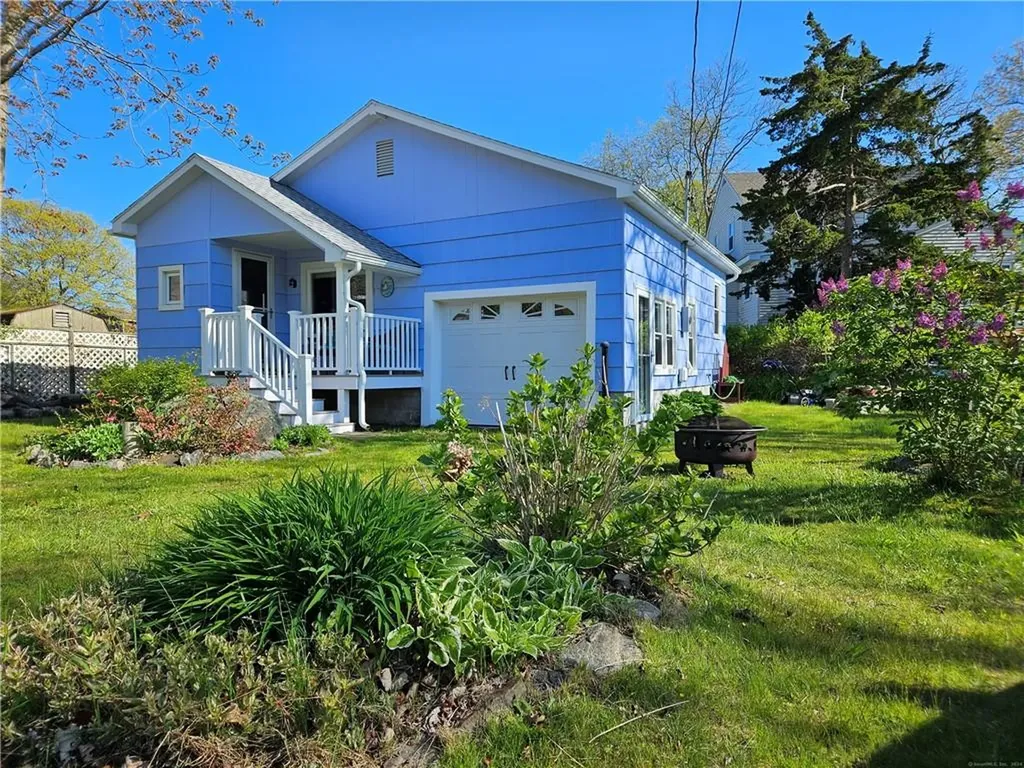19 Lindberg Road Stonington CT 06378