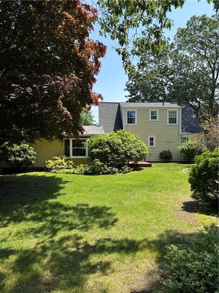 125 Alfred Drown Road Barrington RI 02806