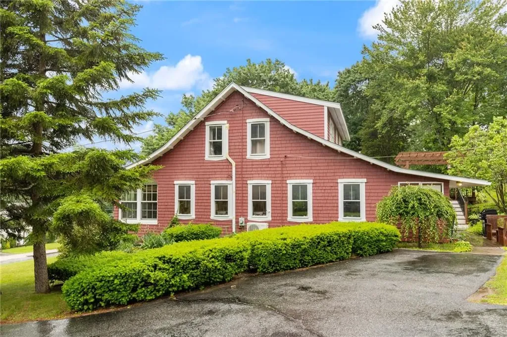 965 Greenville Avenue Smithfield RI 02828