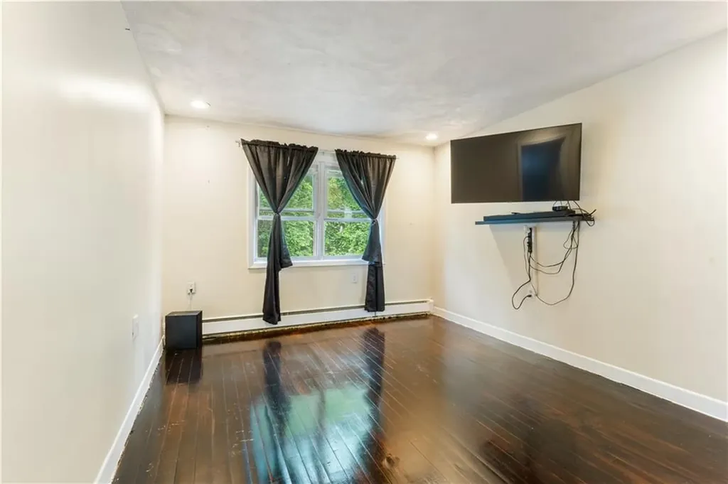 332 10th Avenue Woonsocket RI 02895