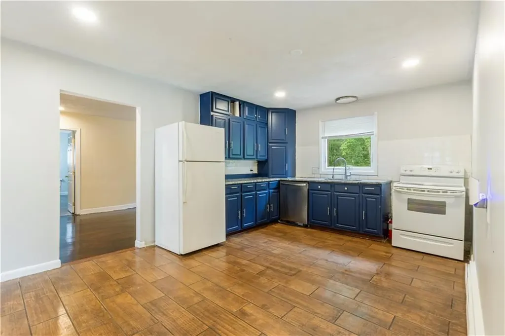 332 10th Avenue Woonsocket RI 02895