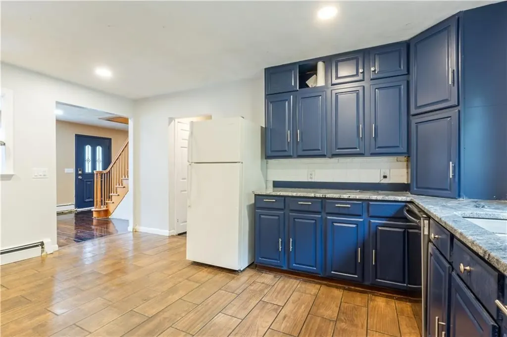 332 10th Avenue Woonsocket RI 02895