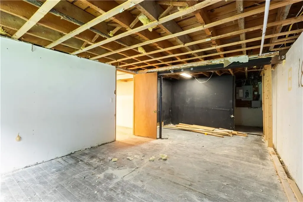 332 10th Avenue Woonsocket RI 02895