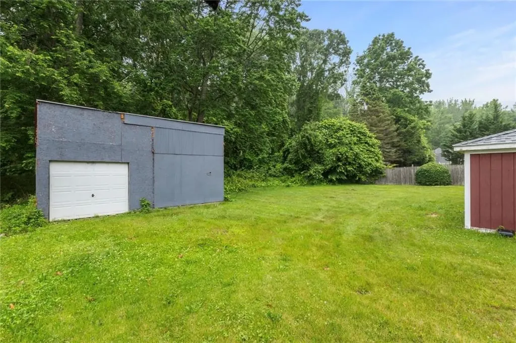 332 10th Avenue Woonsocket RI 02895