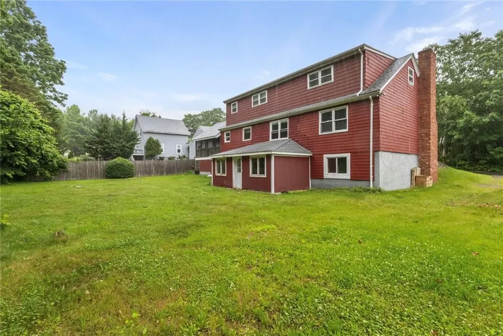 332 10th Avenue Woonsocket RI 02895
