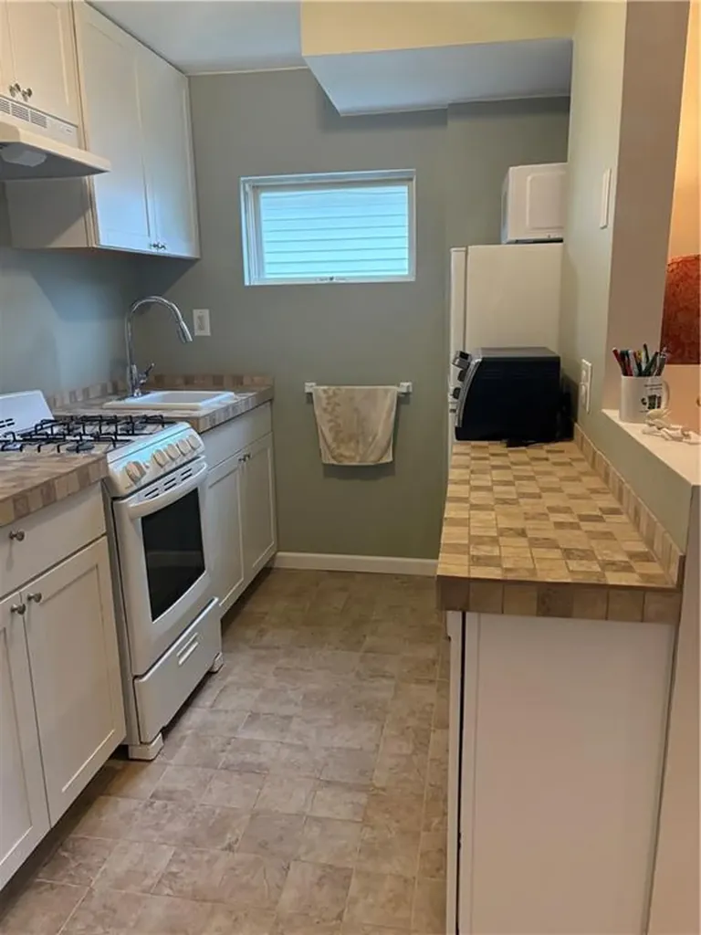 93 Huron Street Warwick RI 02889