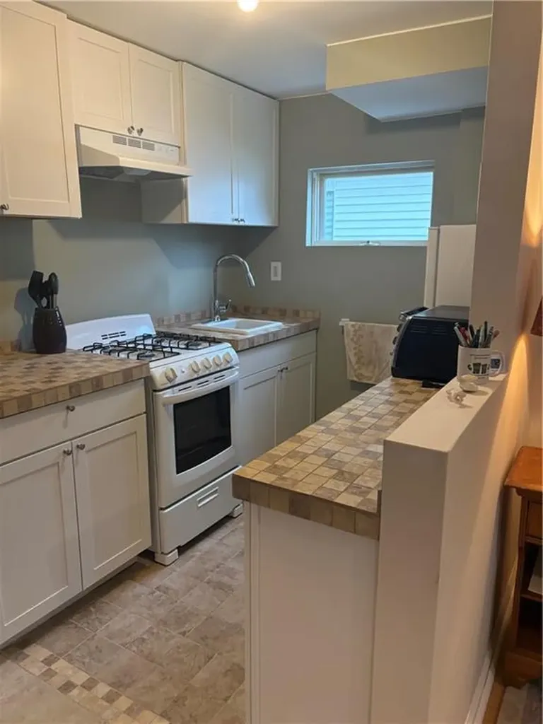 93 Huron Street Warwick RI 02889