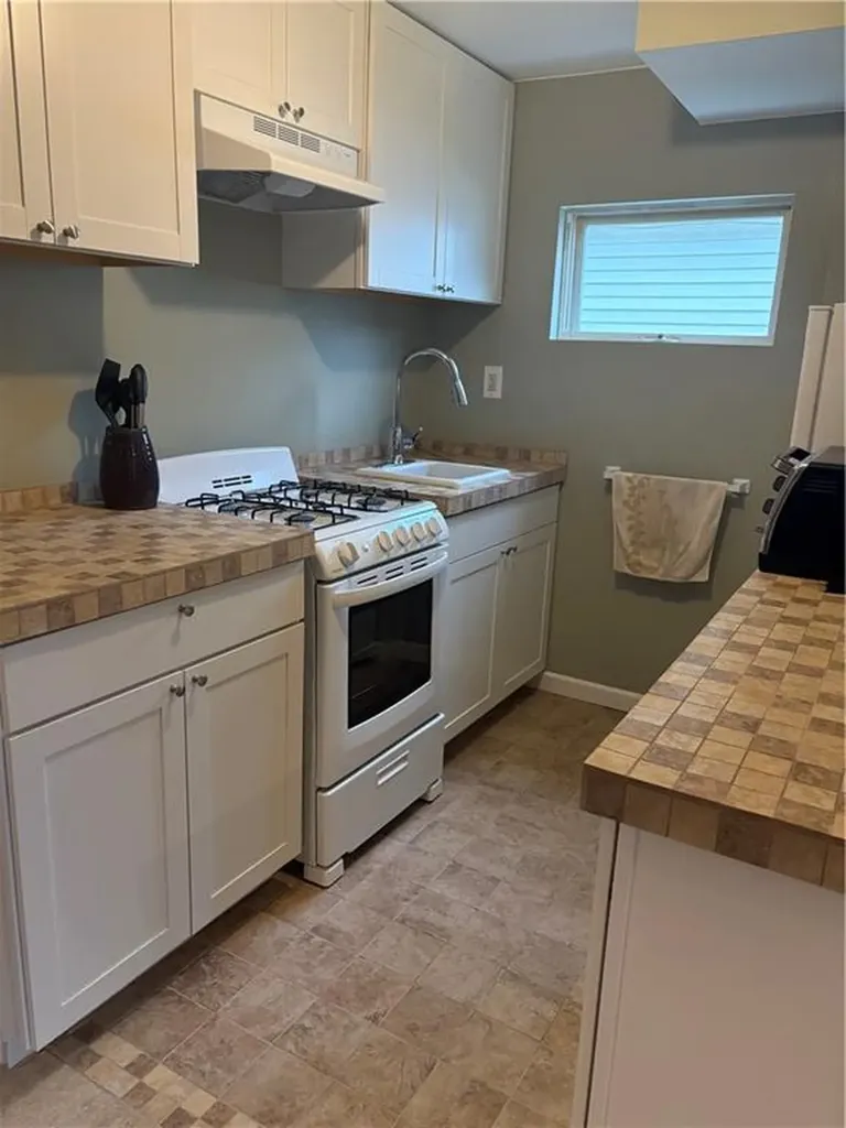 93 Huron Street Warwick RI 02889