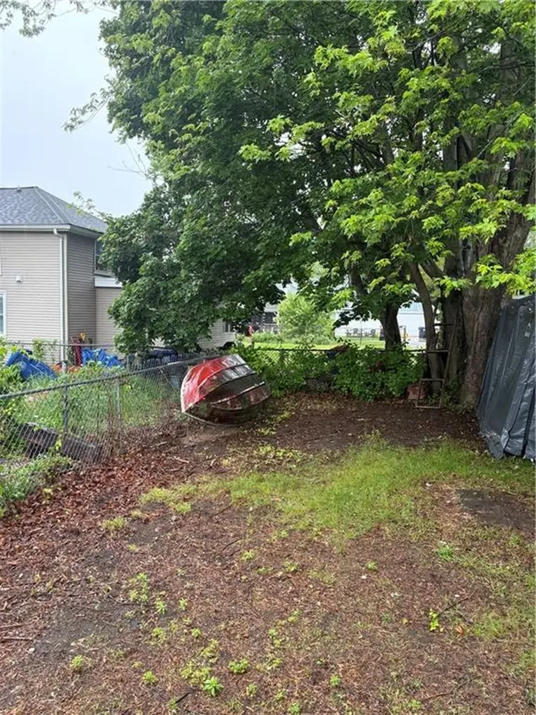 93 Huron Street Warwick RI 02889