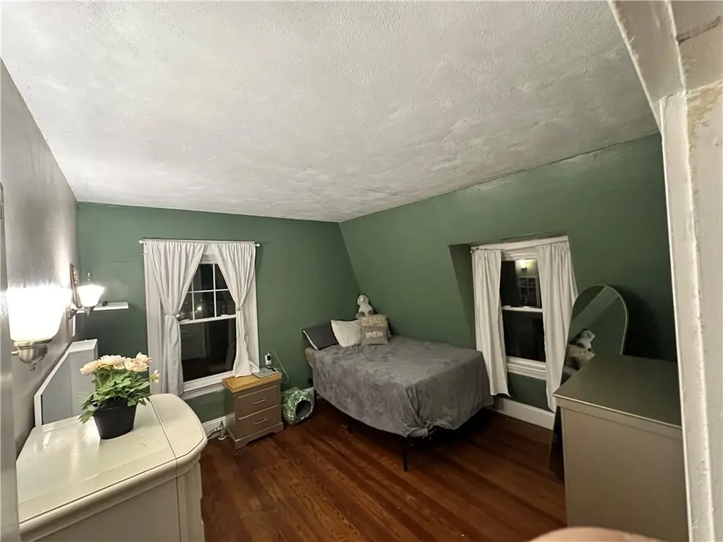 29 Rhodes Avenue Cranston RI 02905