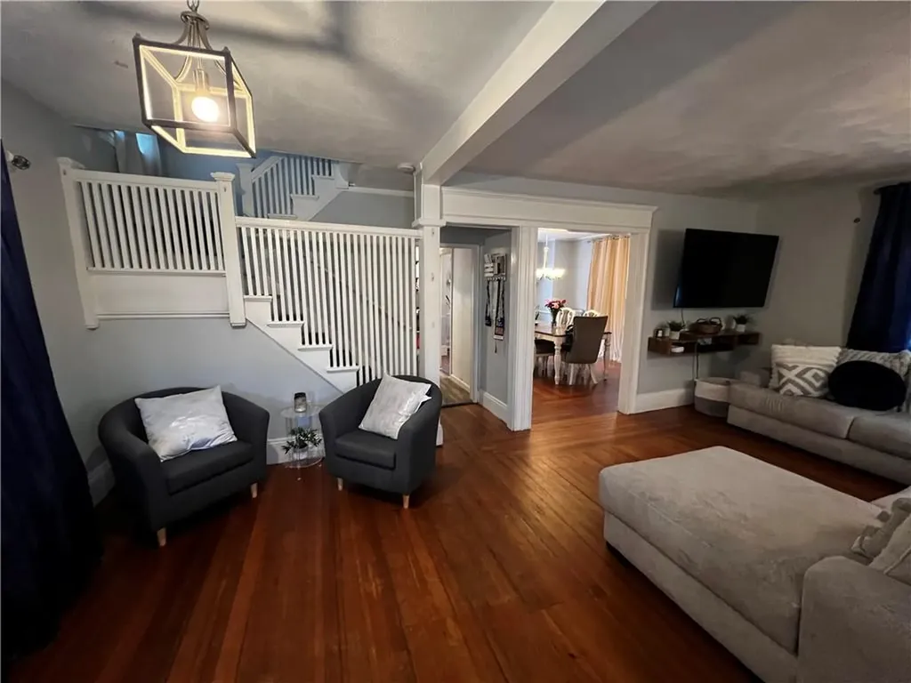 29 Rhodes Avenue Cranston RI 02905