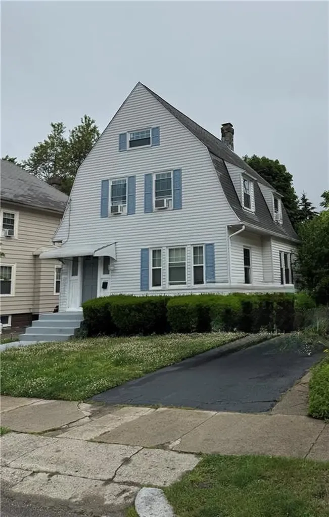 29 Rhodes Avenue Cranston RI 02905