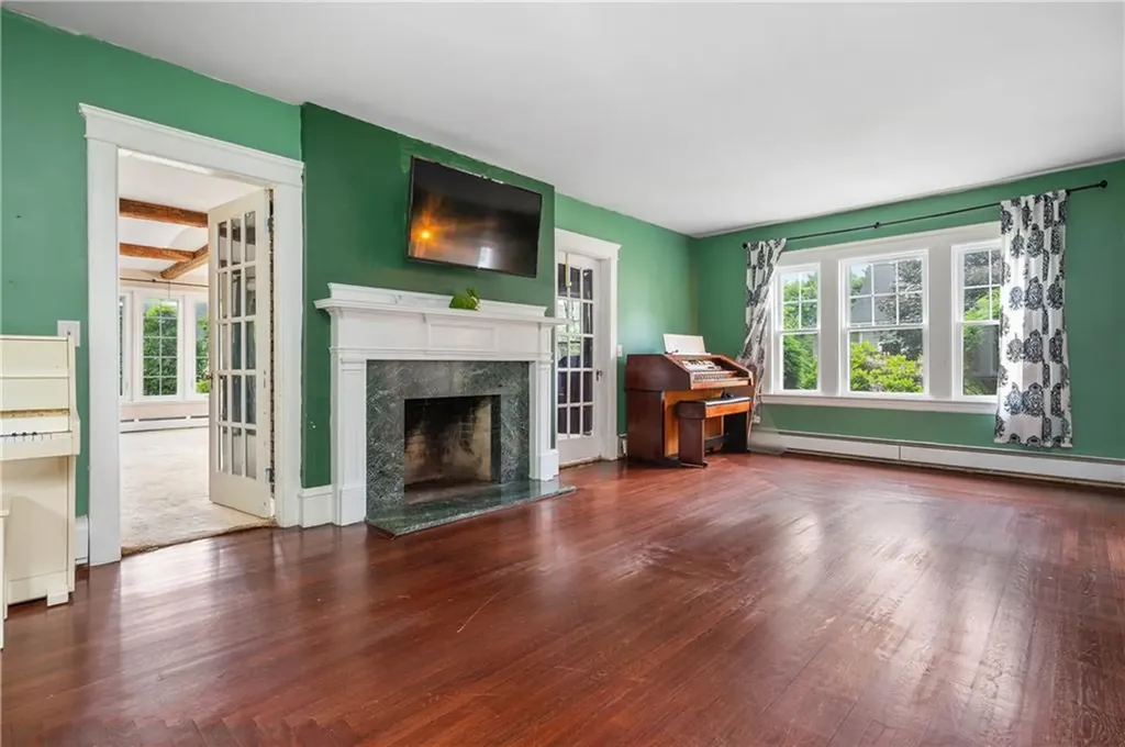 60 White Parkway North Smithfield RI 02896