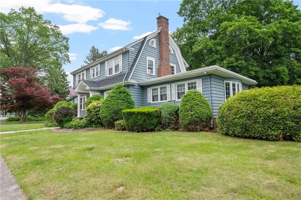 60 White Parkway North Smithfield RI 02896