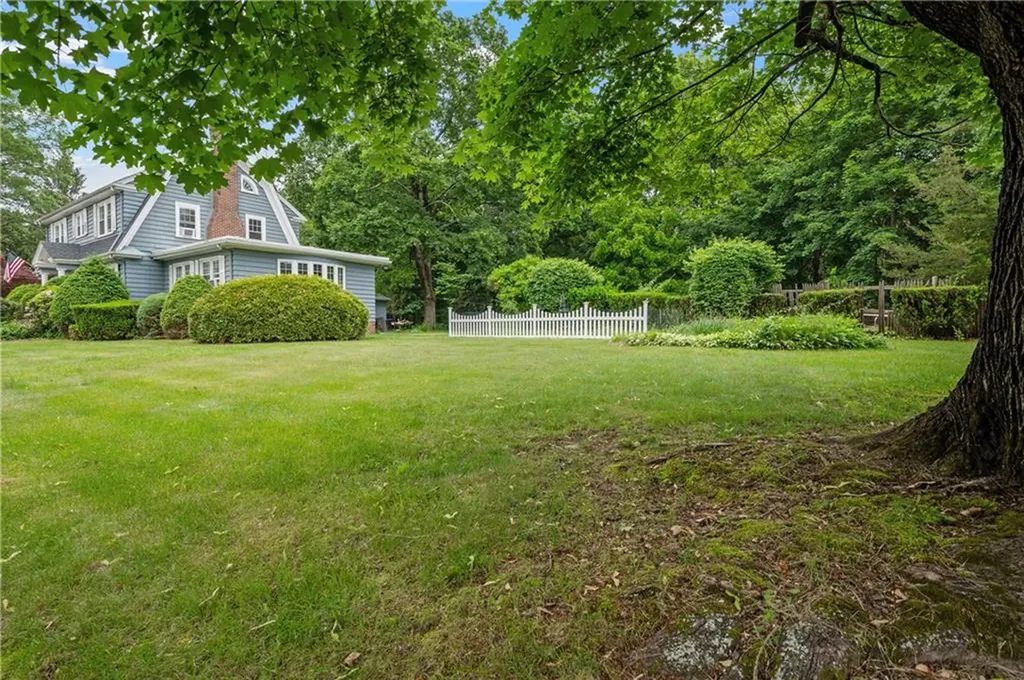 60 White Parkway North Smithfield RI 02896