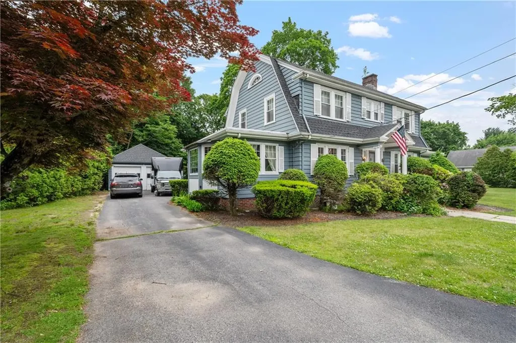 60 White Parkway North Smithfield RI 02896