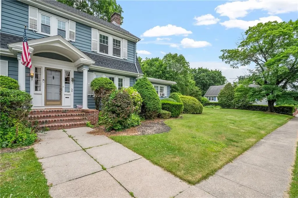 60 White Parkway North Smithfield RI 02896